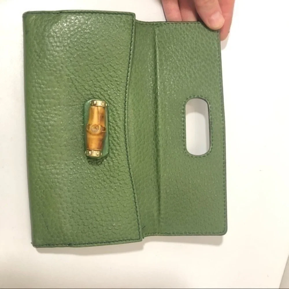 Gucci green leather wallet
